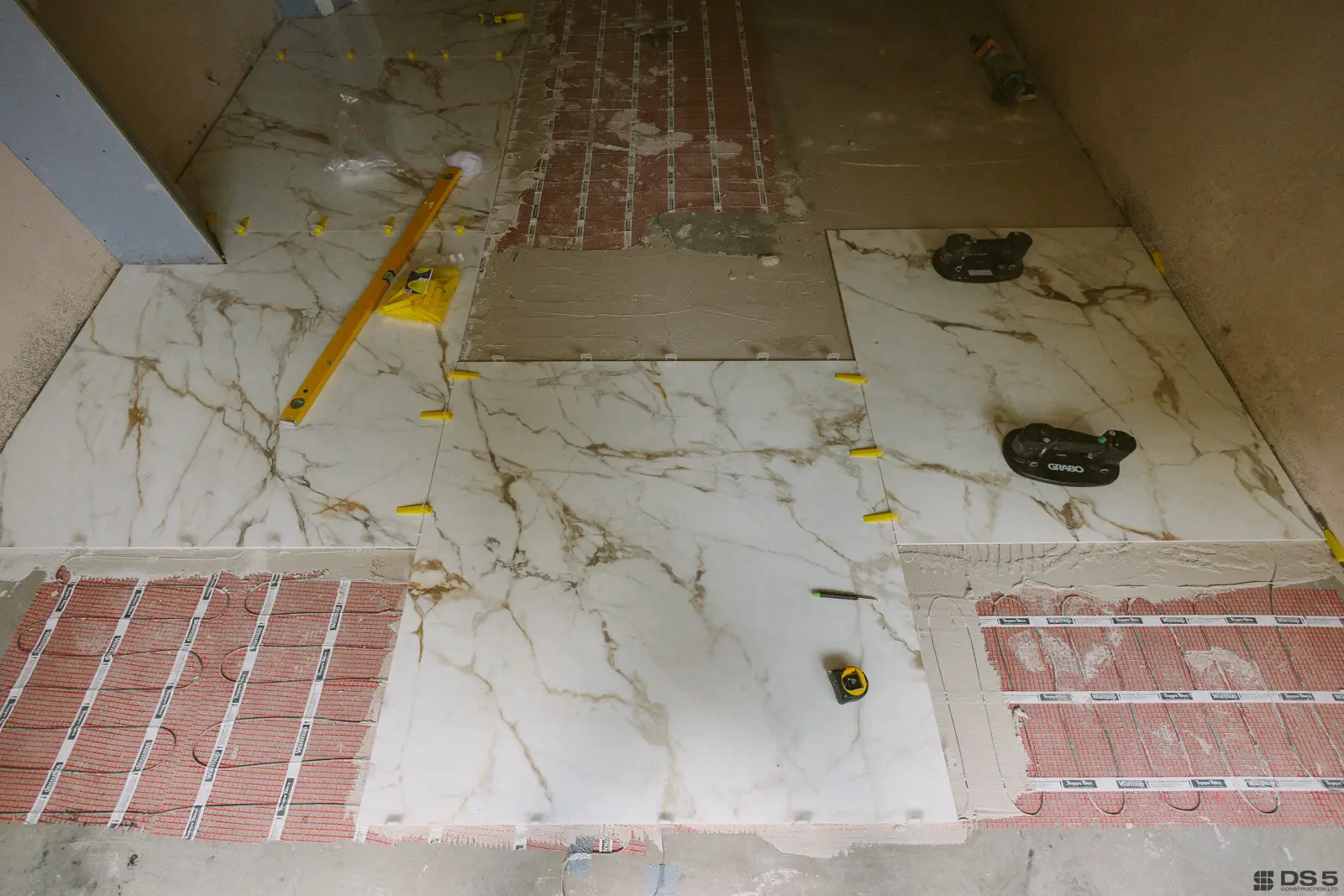 Heated floor and tiling build-up