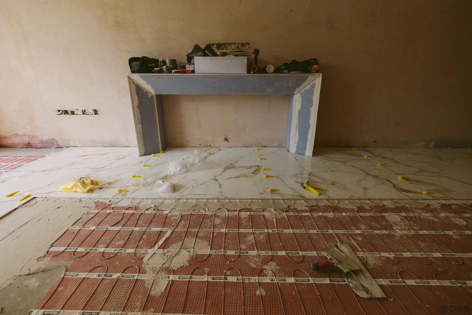 Heated floor and tiling build-up