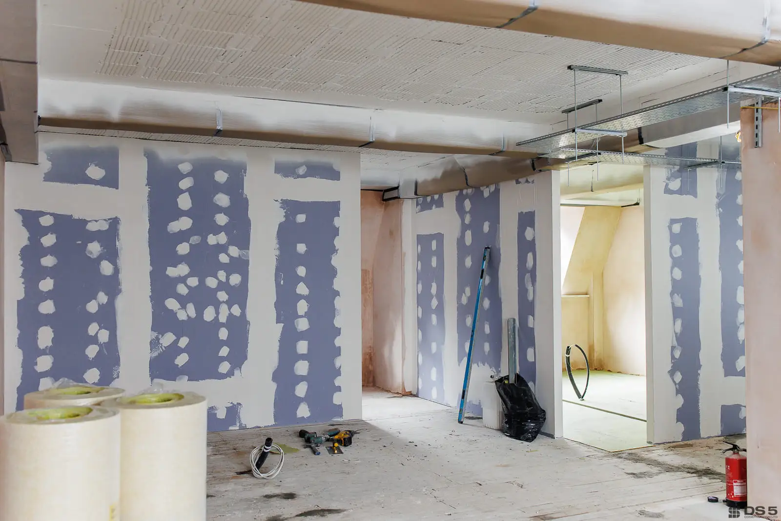 First fix and drylining